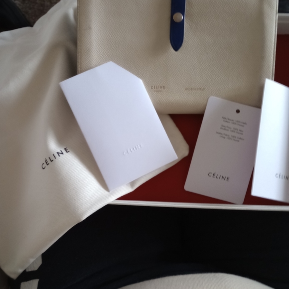 Celine Pre loved condition.. Celine large wallet.. - Picture 5 of 6